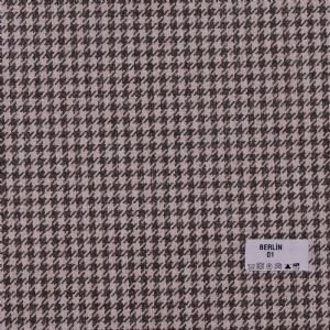 Berlin, klasik kazayağı desenlerinden modern düz tonlara uzanan geniş renk skalasıyla mekânlara zamansız bir zarafet katan döşemelik kumaştır.