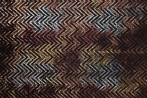 GAUDI, Evipek koleksiyonunun öne çıkan döşemelik kumaşlarından biridir. Sanatsal desenleri ve zarif dokusu sayesinde mobilyalarda sofistike bir atmosfer yaratır. Kadife dokusu ve güçlü renk geçişleri, yaşam alanlarına derinlik ve ayrıcalıklı bir kimlik kazandırır.