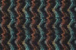 Манго привносит в пространства энергичную, живую и современную атмосферу благодаря своим красочным узорам из листьев, вдохновленным природой.