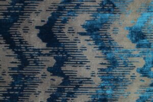 مايا هي سلسلة أقمشة تنجيد أنيقة ومتينة تضيف طابعا مميزا إلى الأثاث بتنوع أنماطها الحديثة وملمسها القوي.