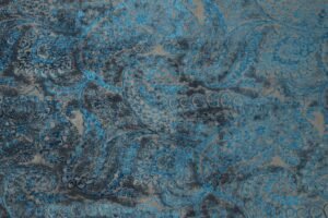 مايا هي سلسلة أقمشة تنجيد أنيقة ومتينة تضيف طابعا مميزا إلى الأثاث بتنوع أنماطها الحديثة وملمسها القوي.