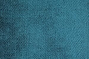 Seta, kadife dokusu ve zengin renk tonlarıyla yaşam alanlarına sofistike bir şıklık ve uzun ömürlü kullanım kazandıran döşemelik kumaştır.