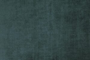 Crystal, modern geometrik desenleriyle yaşam alanlarına güçlü bir karakter ve sofistike bir dokunuş kazandıran döşemelik kumaştır.