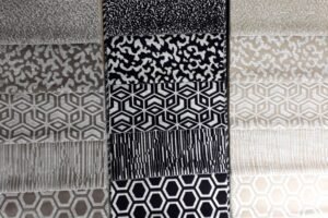 Благодаря своей современной интерпретации геометрических и анималистических узоров, York придает мебели смелую индивидуальность и непреходящую элегантность.