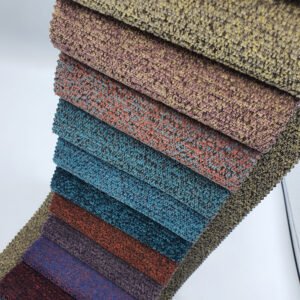 Pierloti, zengin renk seçenekleri ve dokulu yüzeyiyle yaşam alanlarına enerji ve sıcaklık katan dayanıklı döşemelik kumaş koleksiyonudur.