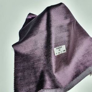 Ruby — это коллекция обивочных тканей премиум-класса, которые добавляют пространству утонченной элегантности и элегантности благодаря своим ярким цветам и роскошной бархатной текстуре.