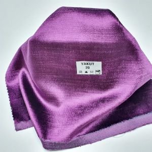 Ruby — это коллекция обивочных тканей премиум-класса, которые добавляют пространству утонченной элегантности и элегантности благодаря своим ярким цветам и роскошной бархатной текстуре.