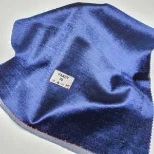 Ruby — это коллекция обивочных тканей премиум-класса, которые добавляют пространству утонченной элегантности и элегантности благодаря своим ярким цветам и роскошной бархатной текстуре.