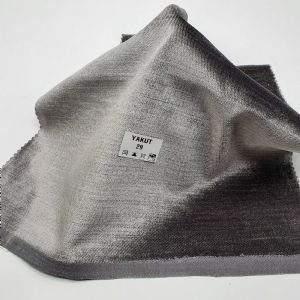 Ruby — это коллекция обивочных тканей премиум-класса, которые добавляют пространству утонченной элегантности и элегантности благодаря своим ярким цветам и роскошной бархатной текстуре.