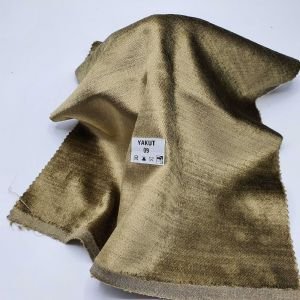 Ruby — это коллекция обивочных тканей премиум-класса, которые добавляют пространству утонченной элегантности и элегантности благодаря своим ярким цветам и роскошной бархатной текстуре.